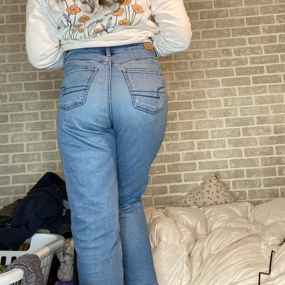 High-Waisted Mom Jeans - Picture 3 of 3